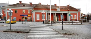 En till sjukhus efter slagsmål vid tågstationen