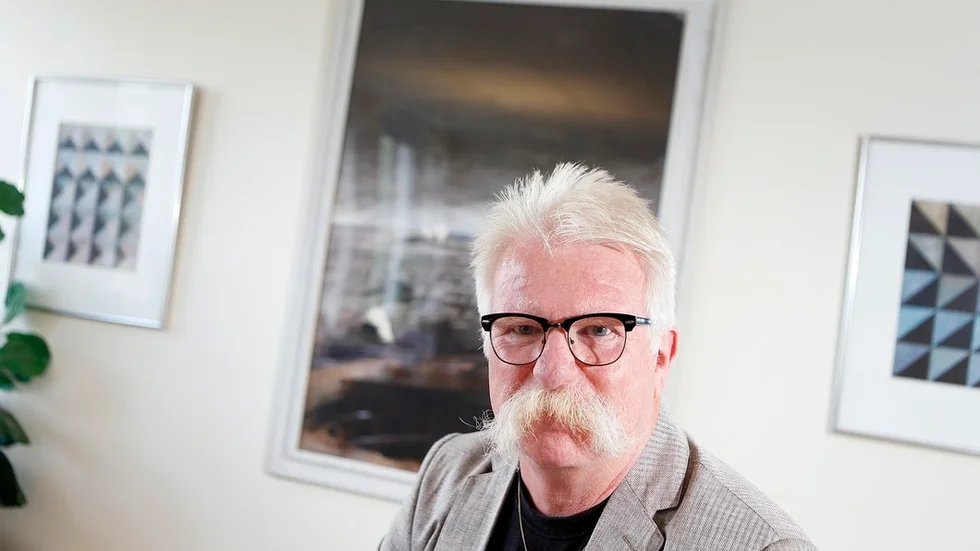 Jan-Erik Larsson (S) har avsagt sig sitt uppdrag som kommunstyrelsens ordförande, ordförande i kommunstyrelsens arbetsutskott och som ledamot i kommunfullmäktige.