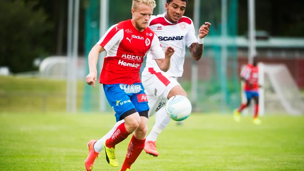 Simon Esséus flyttar från Nyköping.