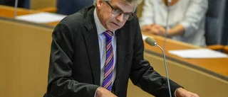 Ledare: Centern drar en linje i sanden