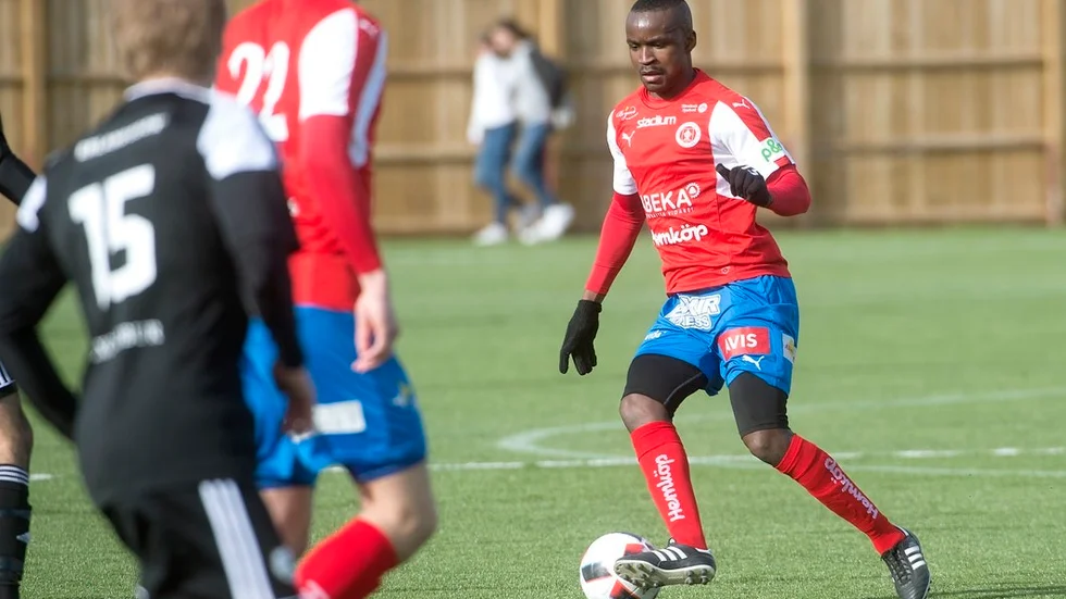 Sal Jobarteh tvingades gå av i halvtid.