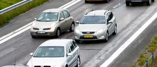Stopp på E4 i Järna efter att lastbil rammat polisbil