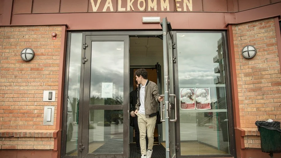 Prins Wilhelmgymnasiet i Flen. Här skolkas det med måtta.