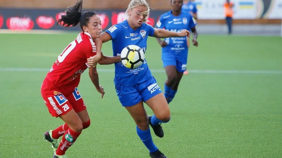 Mimmi Larsson hade flera bra möjligheter att göra mål under matchen mot Växjö. Men hon gick mållös - precis som hela United.