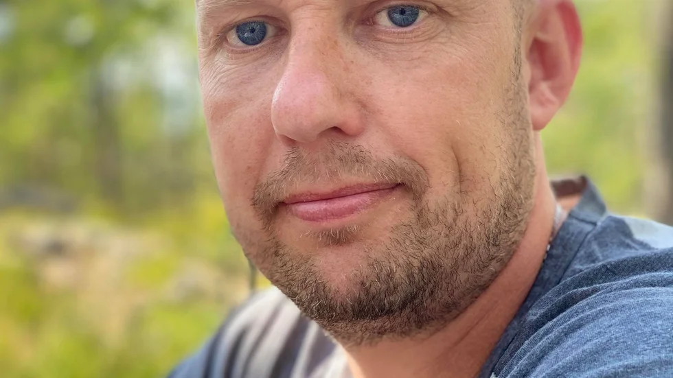 Andreas Angetun arbetar till vardags med trädfällning. 