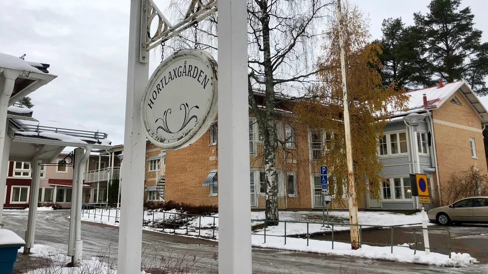 "Problemen är inte en nyhet, det här har vi pratat om och påtalat i säkert 20 år. Ni har haft hur mycket tid som helst för att hinna förbättra äldreomsorgen, men ingenting har hänt", skriver personalen på Hortlaxgården i sin insändare. (Arkivbild)