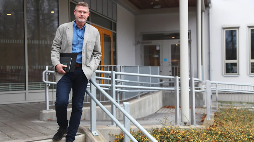 Enligt Lars Nordahl är lokalernas utformning en viktig del av skolans säkerhetsarbete. ”Det har till exempel varit populärt med stora glaspartier där man kan se in i klassrummen från korridoren. Men så ska det helst inte vara”, säger han.