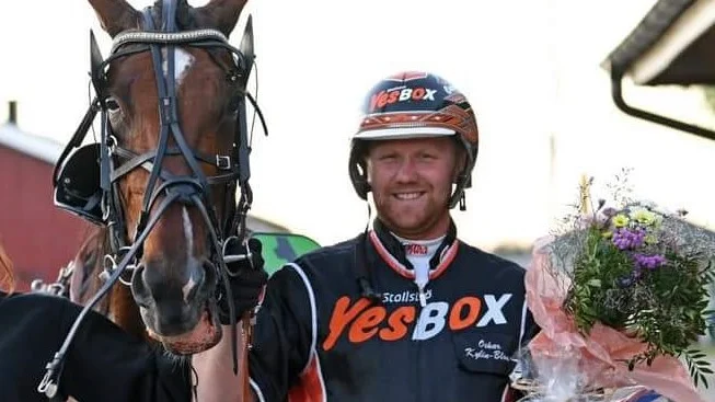 Oskar Kylin Blom satsar på en egen anläggning. Proffstränaren från Tierp köper travgården Gundbo i Östervåla. 