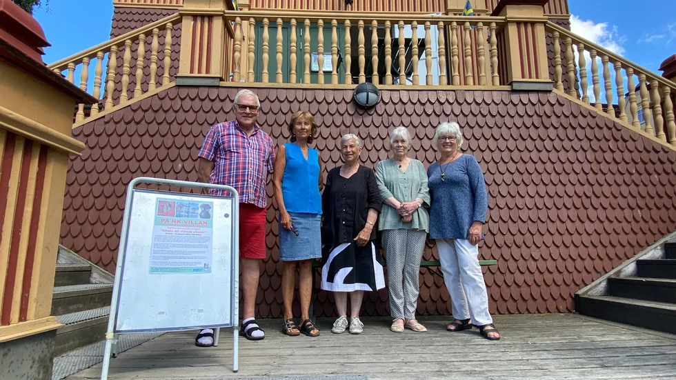 Per-Ove Asplund, Kristina Österlund, Ingrid Wahlgren, Anna Lejonståhl och Aja Thyreen i NK-villans vänners konstgrupp arrangerar en utställning för att samla in pengar till föreningen.