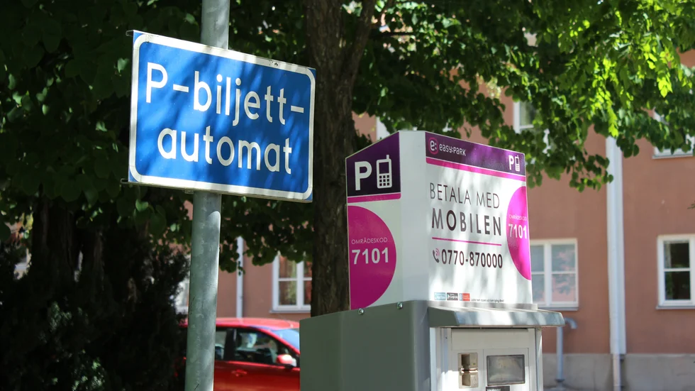 Kommunen bedriver parkeringsövervakning som styrmedel, skriver signaturen "Uppvuxen i Fanna".