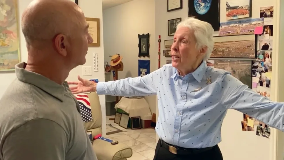 Astronaututbildade Wally Funk, 82, kommer att delta i sin första rymdfärd den 20 juli då hon reser med - som hedersgäst - på miljardären Jeff Bezos rymdresa.