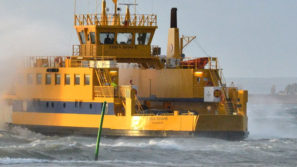 Skepparen somnade. Det var därför som färjan Ebba Brahe mellan Gränna och Visingsö körde in i kajen i Gränna hamn i början av juni. Arkivbild.