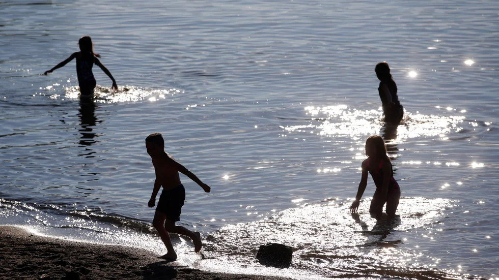 Vindstilla eller friska brisar? Smaken om hur det ska vara på den perfekta stranden är delad.