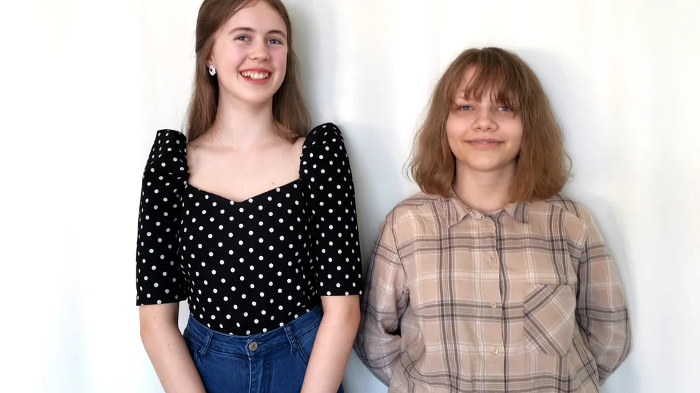 Blenda Bergström och Lina Engström Rönnqvist, 8B på Christinaskolan, vann femte pris för sina kunskaper i svenska språket i en internationell språktävling för grund- och gymnasieskolor. Totalt deltog cirka 24 000 elever i landet.