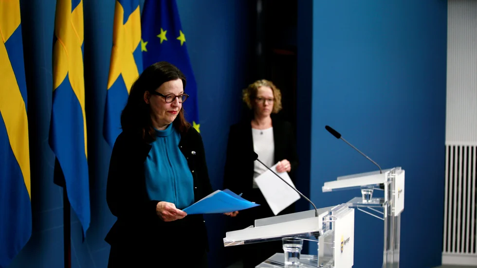 Även utbildningsministern behöver visa att hon kan hålla i och hålla ut.