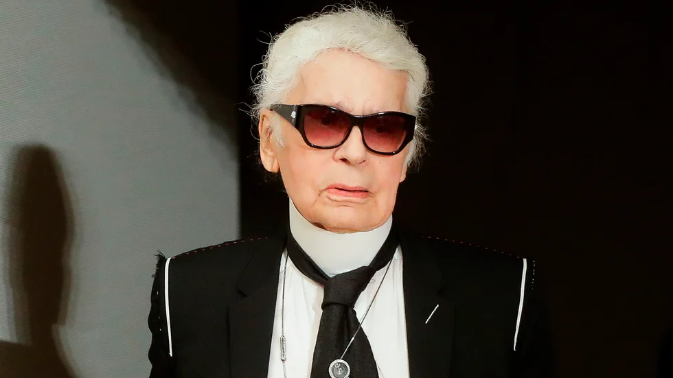 Modeikonen Karl Lagerfelds liv ska skildras i en ny tv-serie för Disney plus. Arkivbild.