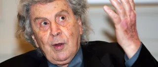 Arja Saijonmaa hyllar bortgångne Theodorakis