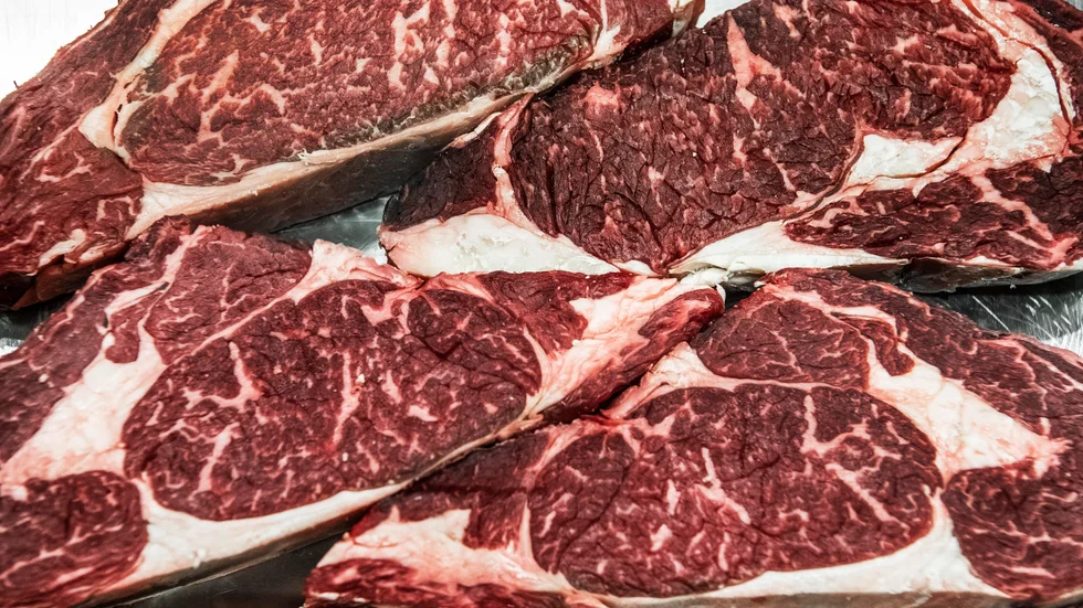 Männen har stulit kött för över 15 000 kronor i Katrineholm.