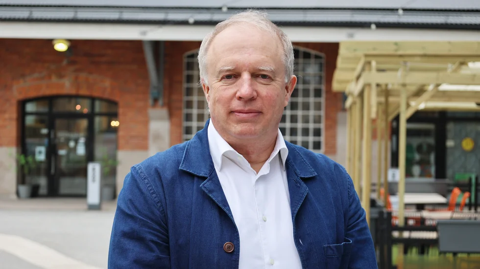 Flera saker måste vara på plats innan Region Uppsala kan börja vaccinera unga. Men Mikael Köhler, hälso- och sjukvårdsdirektör, hoppas kunna komma igång tidigare än Folkhälsomyndigheten planerar för. 
