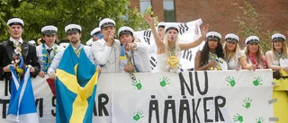 Eskilstunas gator fylls av firande studenter