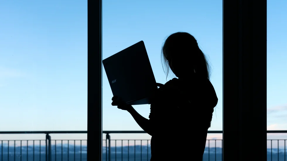 Polisen får in allt fler ärenden om övergrepp mot barn via internet. Arkivbild.