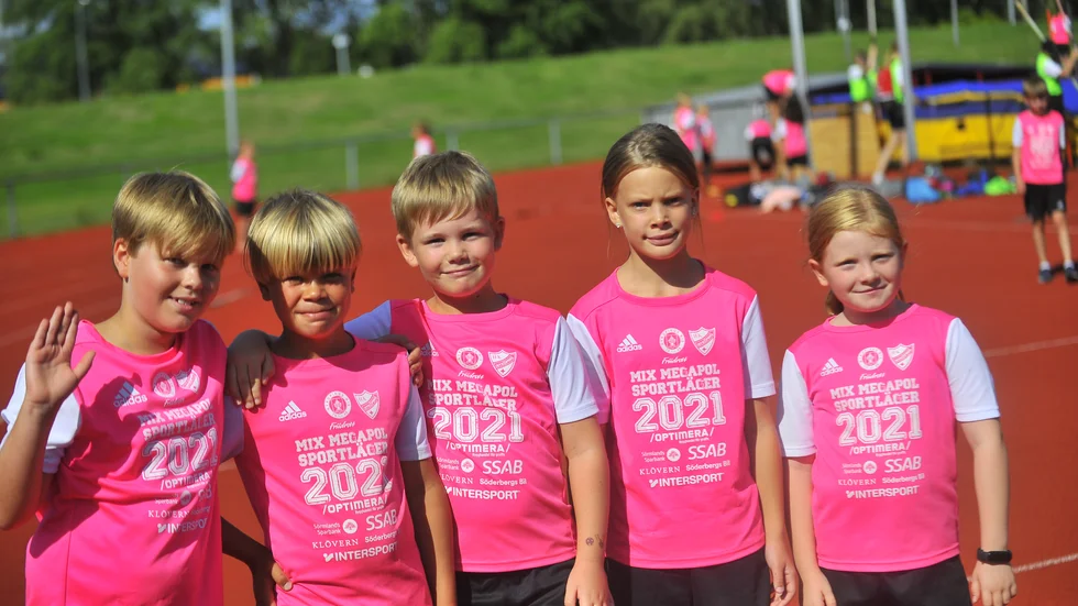 360 barn var anmälda till sportlägret på Rosvalla där de fick testa på olika sporter. 