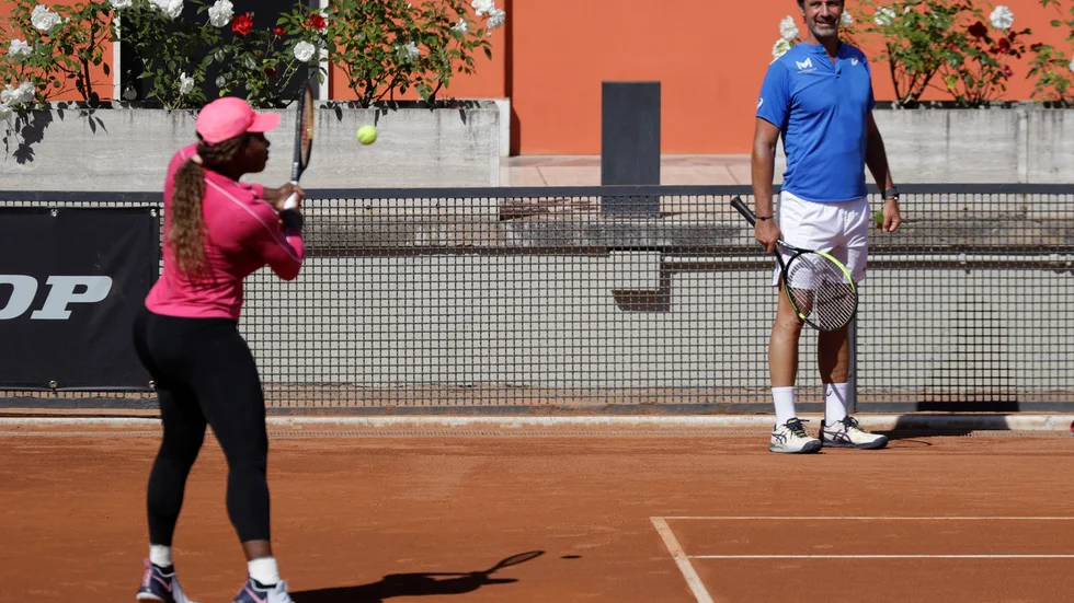 Serena Williams under träning i Rom tillsammans med tränaren Patrick Mouratoglou.
