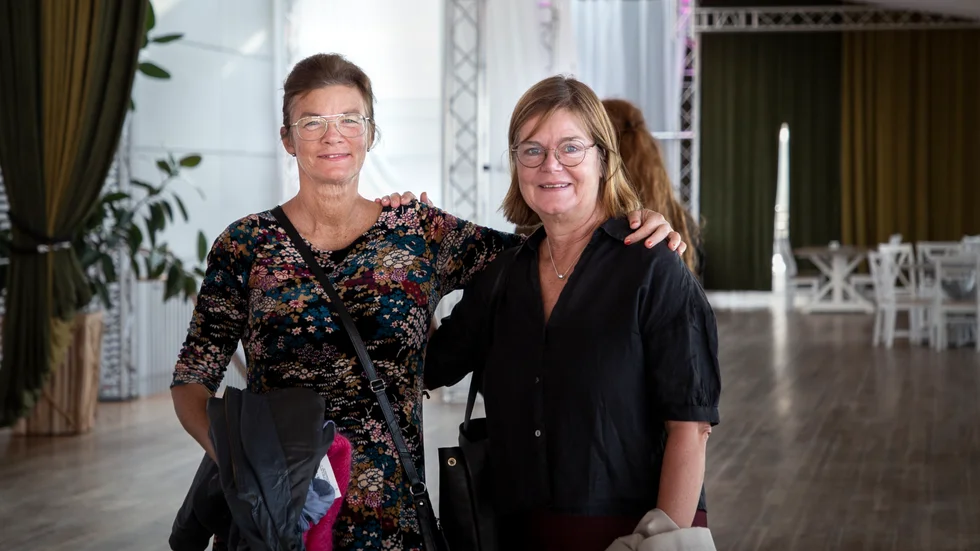 Nina Mellbris och Katti Söderdahl innan konserten på Wisby strand.