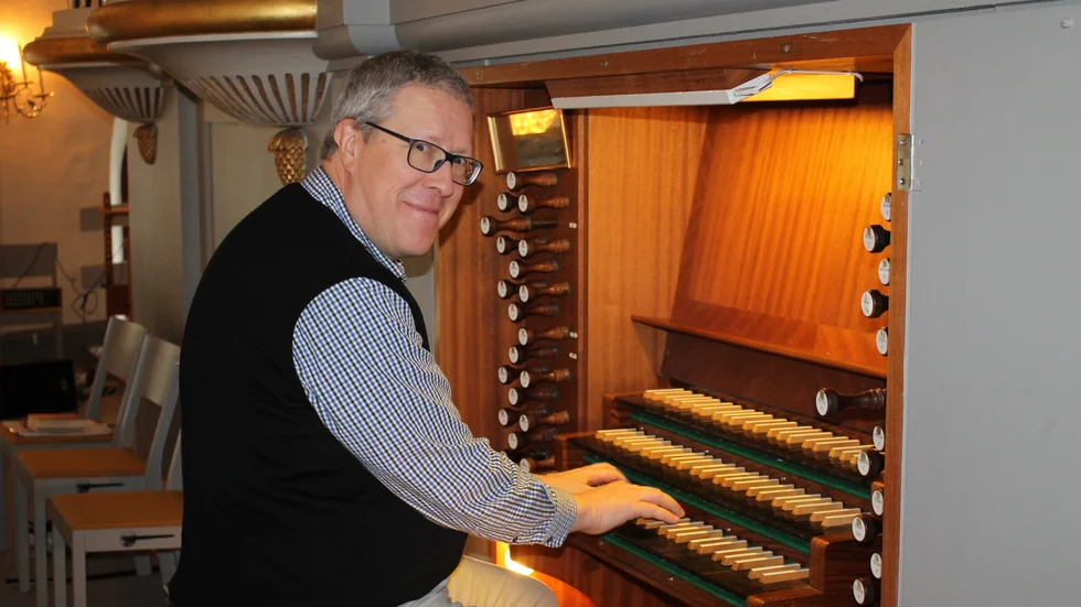 Roger Glan är ny organist i Västra Vingåkers och Österåkers församling. I sommar startar församlingen musikkvällar och lunchmusik.