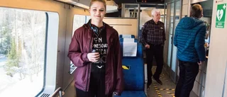 Glada resenärer åkte med premiärtåget