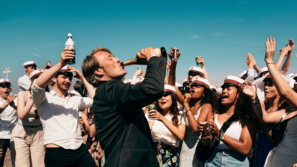 Mads Mikkelsen i filmen "En runda till". Pressbild.