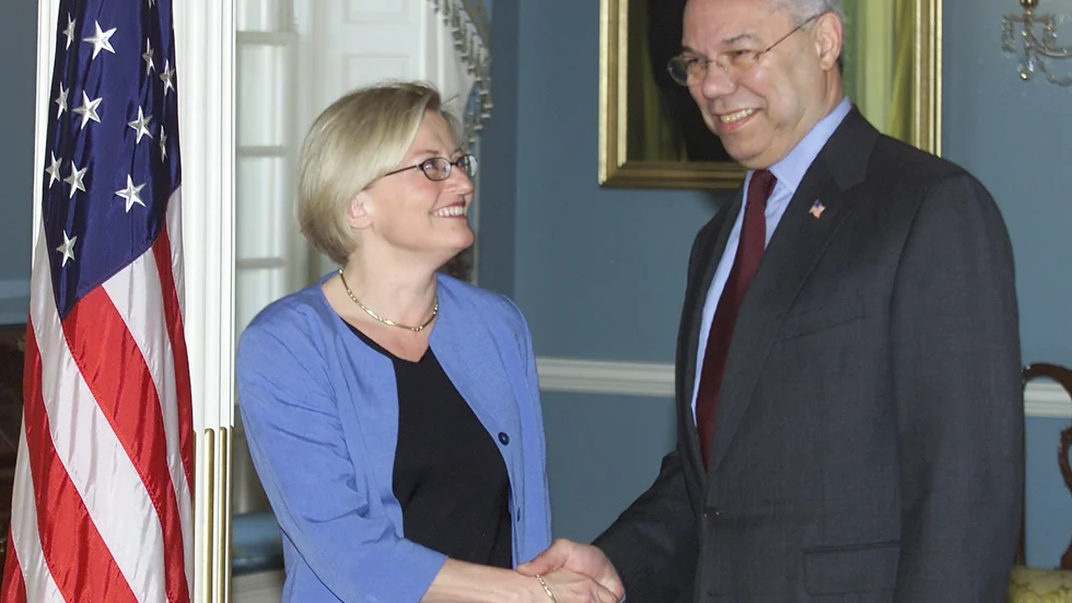 Colin Powell och Anna Lindh var utrikesministrar och deras relation som kollegor klickade rejält. Arkivbild från ett möte i Washington 2002.