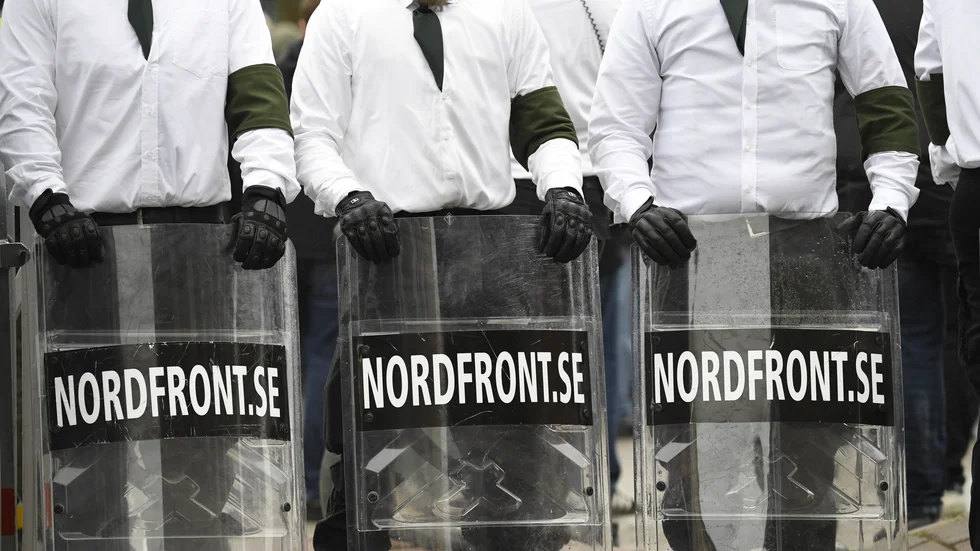 Nazistiska Nordfront stämdes av Svenska Akademien för att ha använt klassiska svenska dikter på sin sajt. Nu frias nazisterna i domstol. 