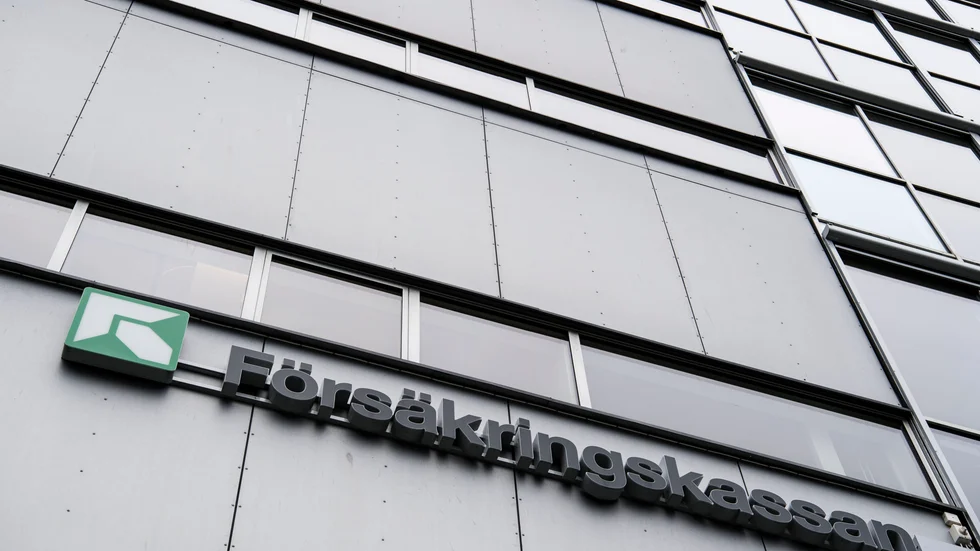 Kvinnan har inte brytt sig om anmälningsskyldigheten, konstaterar Försäkringskassan i sin utredning. 