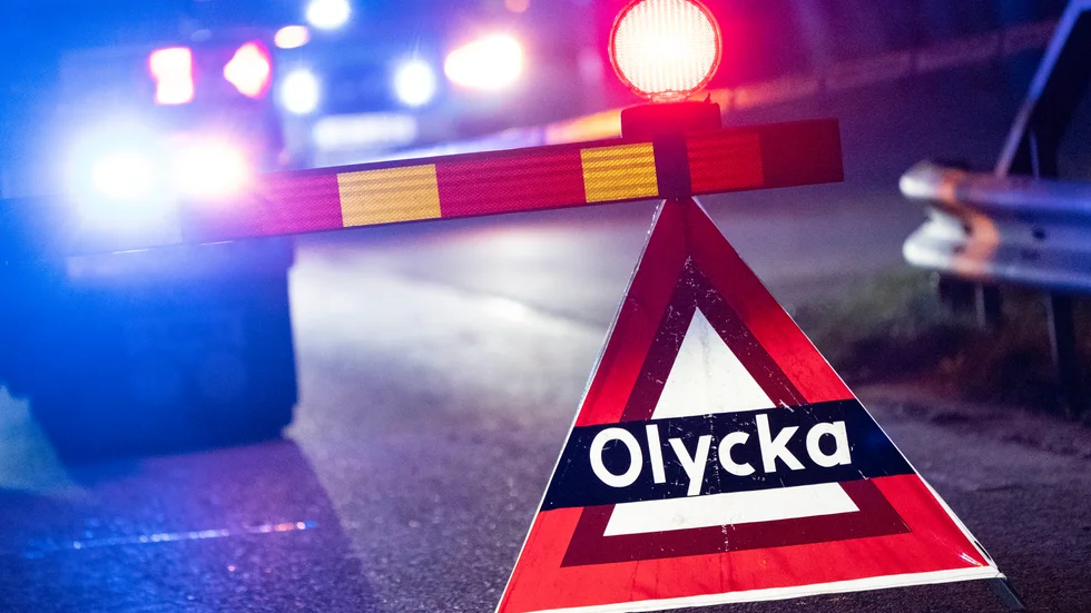En man får 18|000 kronor i ersättning efter att ha kört på en spikmatta som polisen slängt ut. Arkivbild.