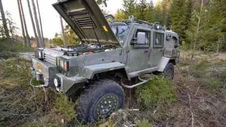 Den ena bilen hittades i en skog i Sala kommun