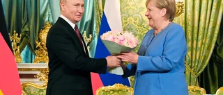 Merkels krav till Putin: Släpp Navalnyj