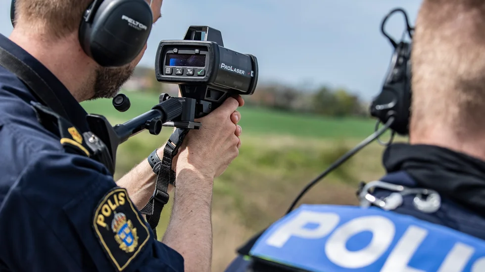 En misstänkt fortkörare frias av Linköpings tingsrätt. Mannen fastnade i en hastighetskontroll i Motala i februari.