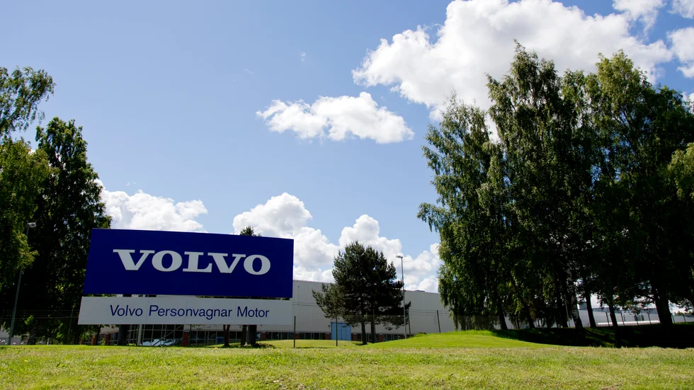 Volvo Cars i Skövde stoppar tillfälligt produktionen på grund av bristen på halvledare. Arkivbild.