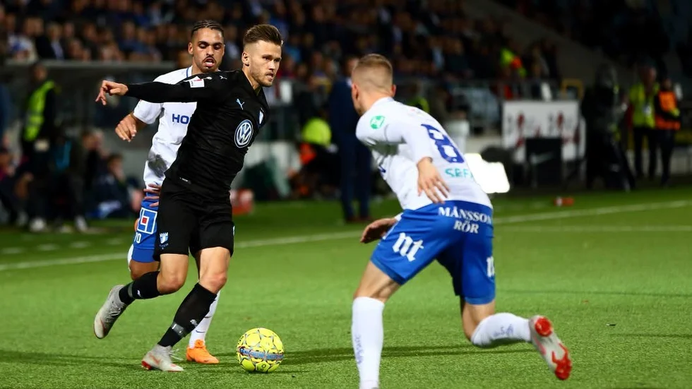 I en av våra direktsända matcher kommer den förre IFK-spelaren Arnór Ingvi Traustason och hans Malmö FF till Östgötaporten.