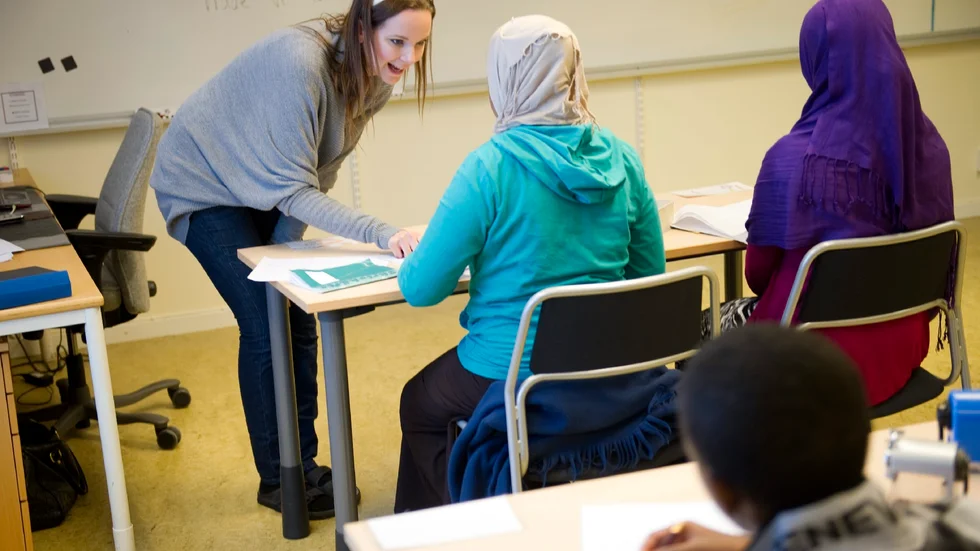 När elever är nyanlända går de i särskilda klasser till dess de kan hantera svenskan och har kommit i fas med kursplanen. Foto: FREDRIK SANDBERG / TT.