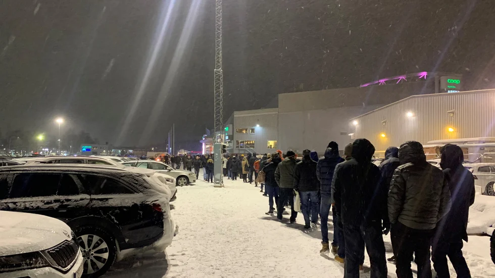 Köerna ringlade långa utanför Coop Arena inför Luleå Hockeys match mot Frölunda.