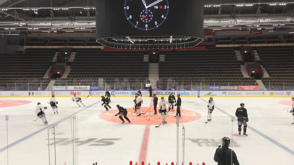 AIK tränade på is den 18 december. Imorgon väntar match hemma mot Linköping. 