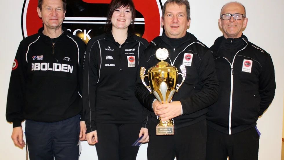 Vinnare. Lag Kurt Eriksson vann Guldsopen 2015. Från vänster: Nisse Westermark, Emma Burwall, Kurt Eriksson och Lars Holmbom. Foto: Privat