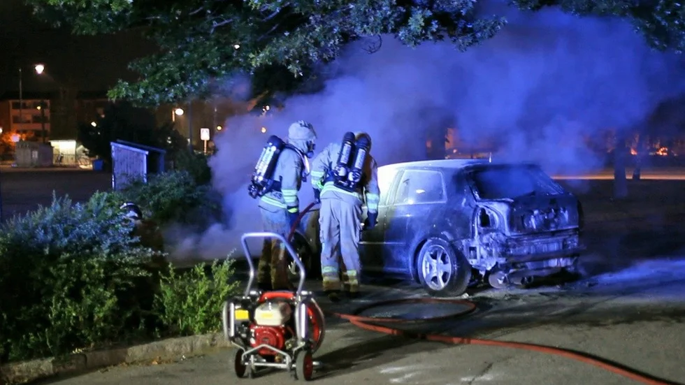 En bil brann i stadsdelen Hageby under natten mot tisdagen.