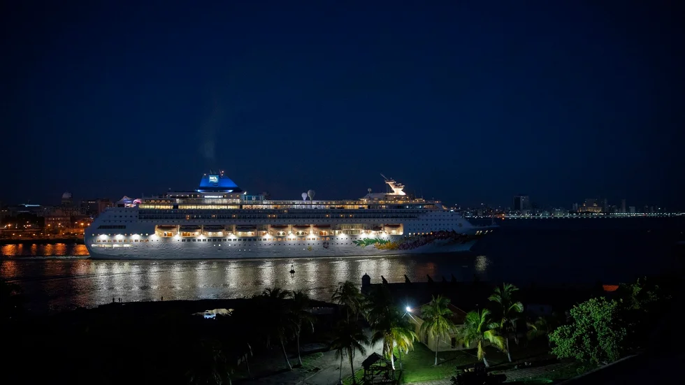 Ett av Norwegian Cruise Lines fartyg utanför Havanna, Kuba, 2019.