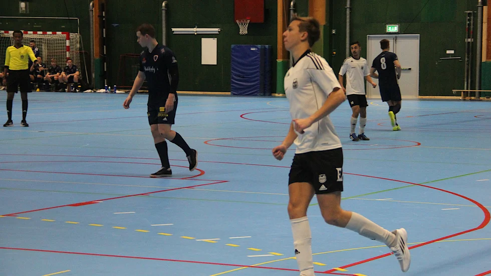 Fanna BK och Enköping United möttes i en tät match på söndagen där Fanna drog det längsta strået.