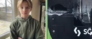 Neo, 13, skulle till skolan med bussen – då krossades rutan där han satt: "Läskigt"