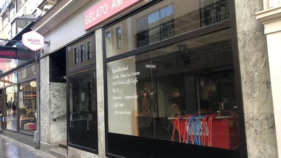 Gelato amore öppnade i juli 2020 men tvingades stänga i augusti 2021 - nu flyttar glasscafét till ny lokal.