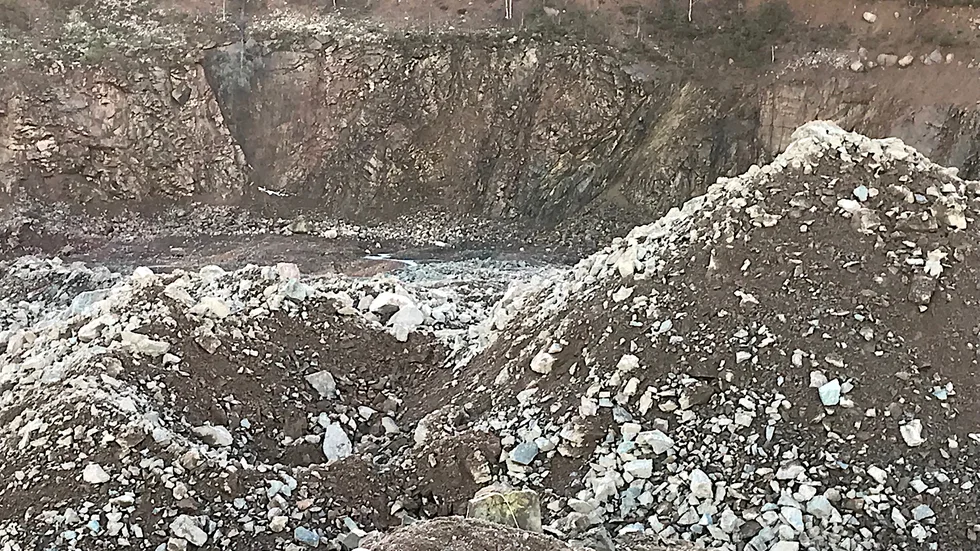 Olyckan inträffade vid en grustäkt i Hultsfreds kommun.